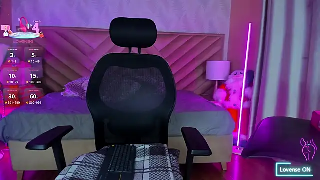 alice kingsley  online show from December 13, 8:58 pm