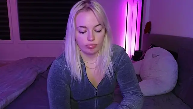 Snapshot of margot_robbie7 chatting on October 16, 11:17 pm margot robbie7 online show from October 16, 11:17 pm
