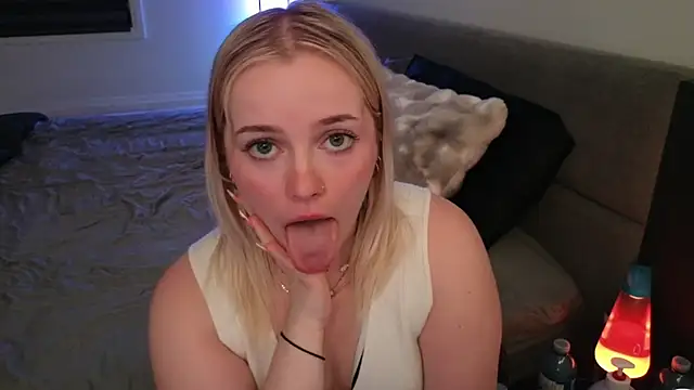 Snapshot of margot_robbie7 chatting on July 10, 1:10 am margot robbie7 online show from July 10, 1:10 am