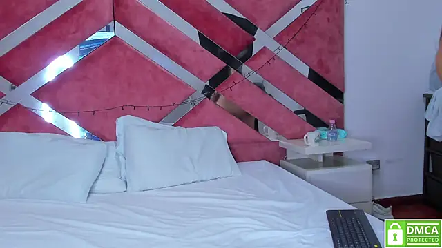 Hanna Evans   online show from March 17, 7:13 am