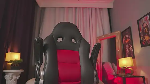 Colstorw  online show from April 18, 9:57 am