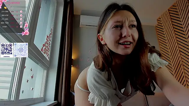 nerenuu  online show from September 26, 10:30 am