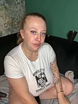 Snapshot of XxXMistyXxX chatting on September 29, 11:20 pm XxXMistyXxX online show from September 29, 11:20 pm