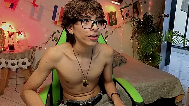 Snapshot of Matty_Sparkk chatting on July 16, 1:50 pm Matty Sparkk online show from July 16, 1:50 pm