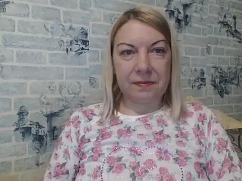 Lillia Ray online show from December 4, 1:53 pm