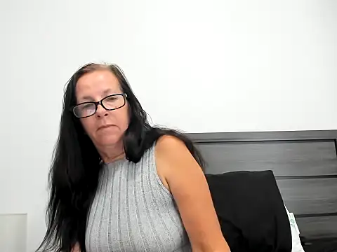 Snapshot of peachgoddess chatting on September 11, 1:22 pm peachgoddess online show from September 11, 1:22 pm