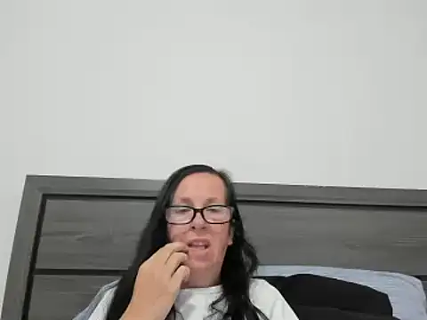 Snapshot of peachgoddess chatting on October 3, 12:35 pm peachgoddess online show from October 3, 12:35 pm