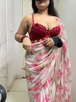Snapshot of jhanvi_boo chatting on July 24, 11:41 am jhanvi boo online show from July 24, 11:41 am