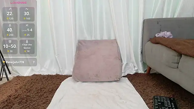 YuliethPetite online show from May 20, 1:17 pm