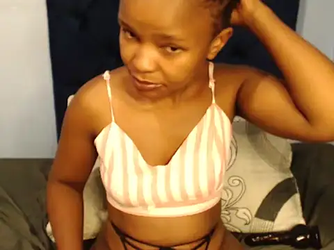 Snapshot of ShyTiny_Bae chatting on March 15, 8:32 pm ShyTiny Bae online show from March 15, 8:32 pm