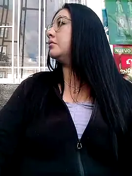 Snapshot of melisamoon_ chatting on March 17, 9:45 pm melisamoon online show from March 17, 9:45 pm