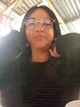 Snapshot of melisamoon_ chatting on February 22, 3:54 pm melisamoon online show from February 22, 3:54 pm