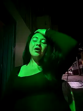 Snapshot of melisamoon_ chatting on March 1, 1:07 am melisamoon online show from March 1, 1:07 am