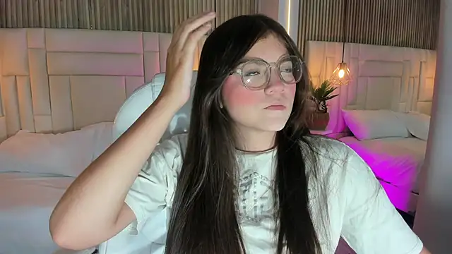 Snapshot of DulceVela_ chatting on September 15, 10:43 pm DulceVela online show from September 15, 10:43 pm
