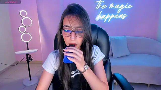 LarisaSmirnov online show from November 18, 3:23 am