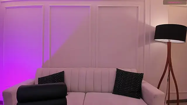 MaiaCollins online show from September 16, 6:20 pm