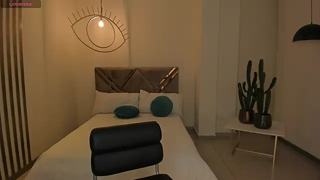 MaiaCollins online show from October 19, 4:40 pm