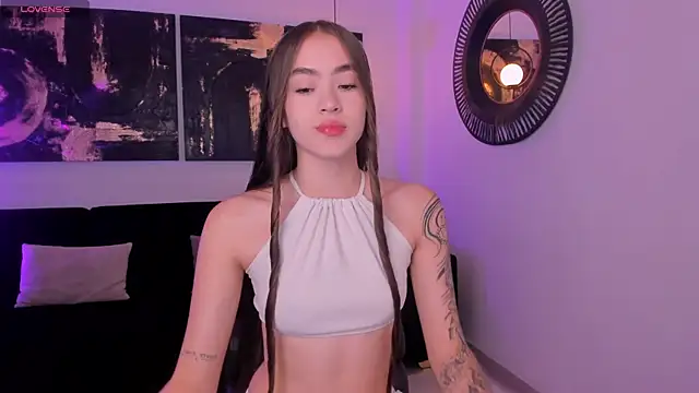 MaiaCollins online show from April 21, 5:28 pm