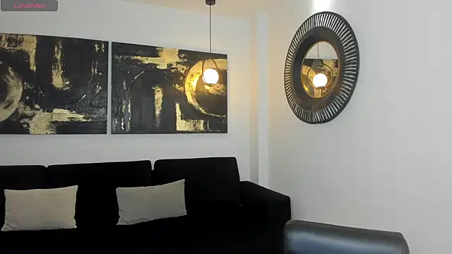 MaiaCollins online show from April 22, 6:09 pm