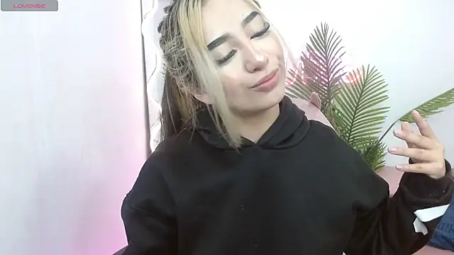 Snapshot of Malory_tay1 chatting on September 23, 12:08 pm Malory tay1 online show from September 23, 12:08 pm