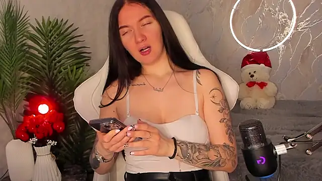 babyisperfect online show from January 12, 3:45 am