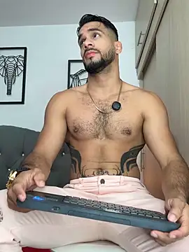 Maximiliano ford online show from November 11, 10:26 am