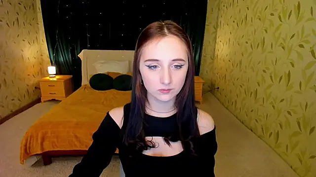 JulietMonli online show from February 11, 7:30 pm