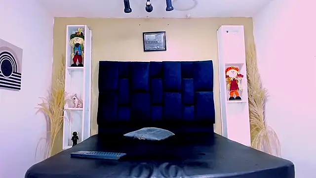 Jhojan twink online show from October 16, 1:45 pm