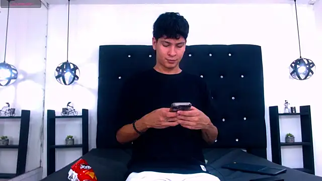 Jhojan twink online show from November 18, 4:17 am