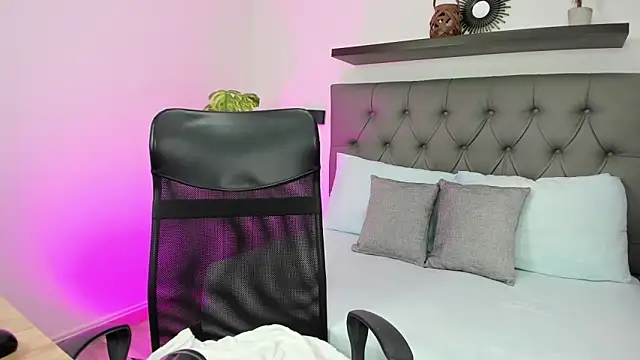 Snapshot of nina_blake chatting on October 13, 12:38 pm nina blake online show from October 13, 12:38 pm