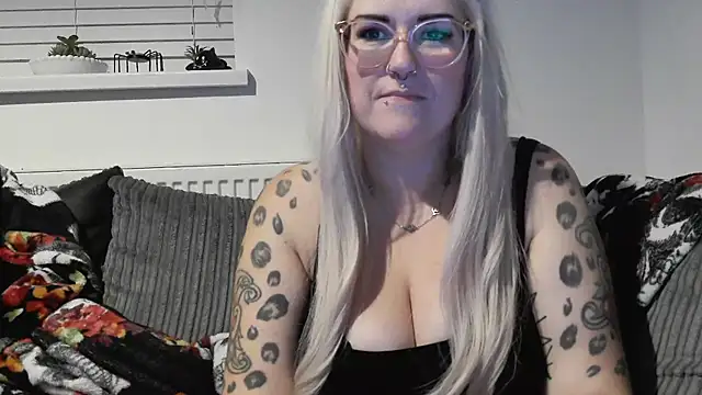 Sizzling Indie36 online show from September 27, 12:15 am