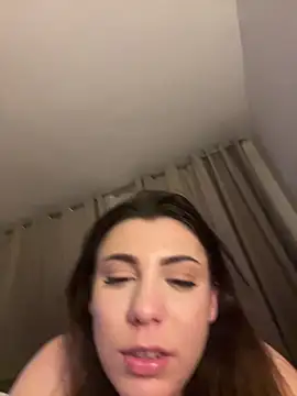 Natasha Cameron22 online show from April 4, 9:45 pm