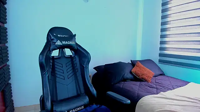 hannarusso online show from March 3, 8:48 pm