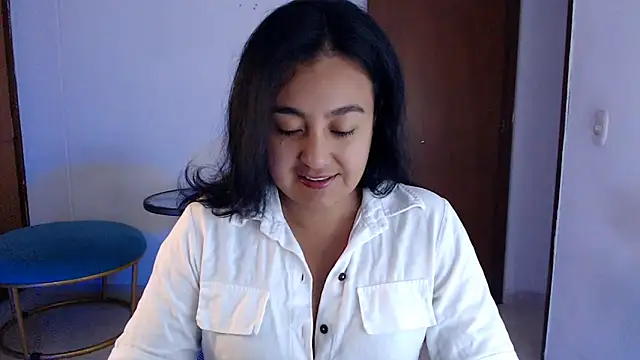 Snapshot of Themagicpotion chatting on April 17, 4:21 pm Themagicpotion online show from April 17, 4:21 pm