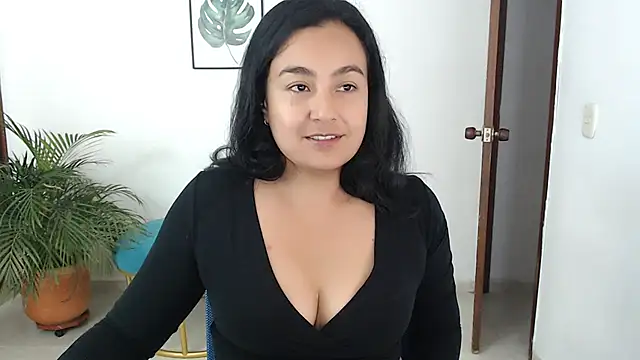 Snapshot of Themagicpotion chatting on May 2, 4:01 pm Themagicpotion online show from May 2, 4:01 pm