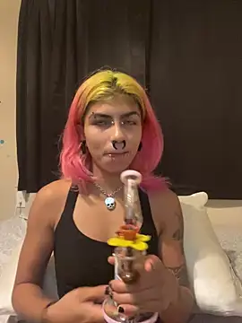 Snapshot of Harley_cams chatting on September 10, 12:43 am Harley cams online show from September 10, 12:43 am