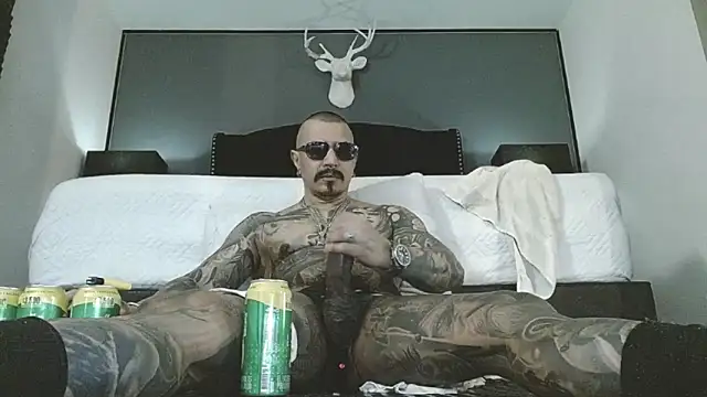 danilog515 online show from April 22, 8:32 pm