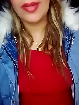 Snapshot of Maya-Moon chatting on January 11, 12:48 am Maya-Moon online show from January 11, 12:48 am