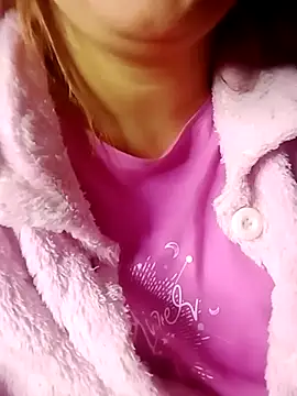 Snapshot of Maya-Moon chatting on January 14, 2:39 am Maya-Moon online show from January 14, 2:39 am