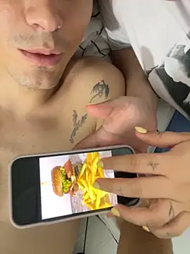 pareja curiosa19 online show from October 10, 2:21 am