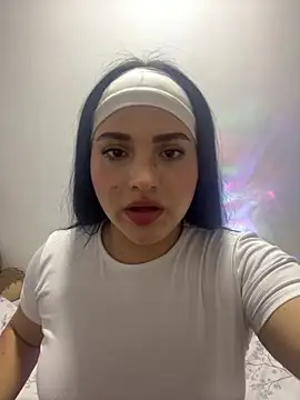 pareja curiosa19 online show from April 9, 1:27 am