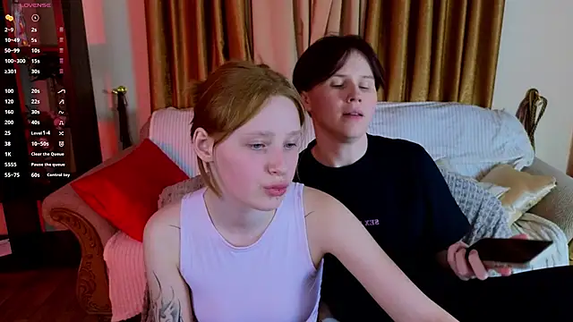Snapshot of Tara_Lawson chatting on October 10, 7:02 pm Tara Lawson online show from October 10, 7:02 pm