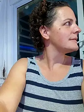 Snapshot of emiliemilf chatting on March 8, 5:55 am emiliemilf online show from March 8, 5:55 am