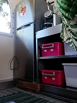 Snapshot of emiliemilf chatting on March 8, 8:01 pm emiliemilf online show from March 8, 8:01 pm