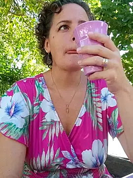 emiliemilf online show from April 21, 5:28 pm