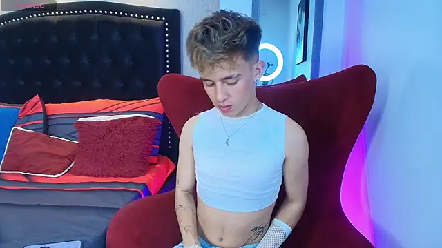 LiamWildx20 online show from September 26, 4:38 am