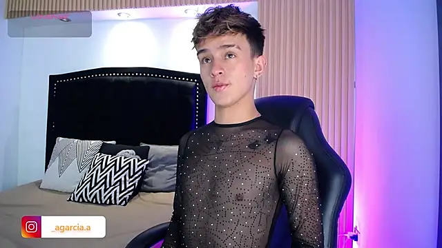 LiamWildx20 online show from April 21, 4:30 am