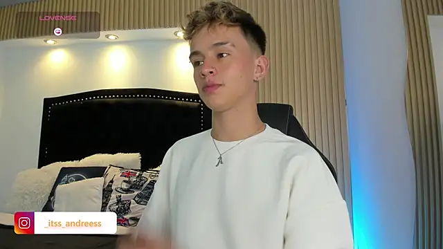 LiamWildx20 online show from July 10, 4:39 am