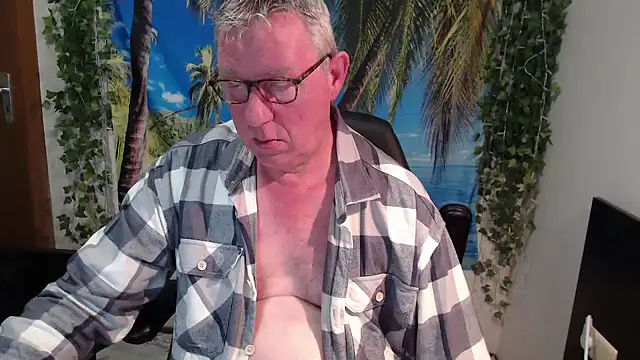 JamesBauer online show from December 18, 4:51 am