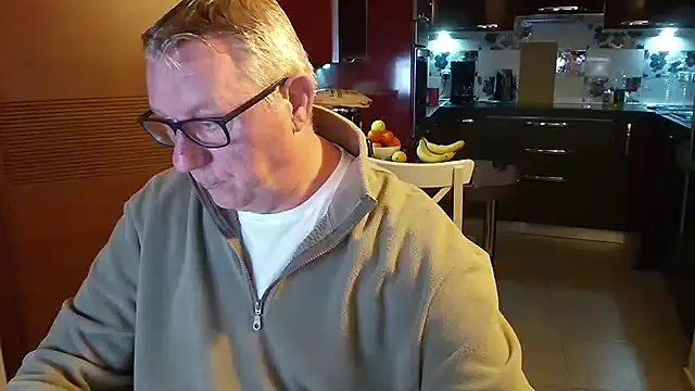 JamesBauer online show from February 1, 4:33 am